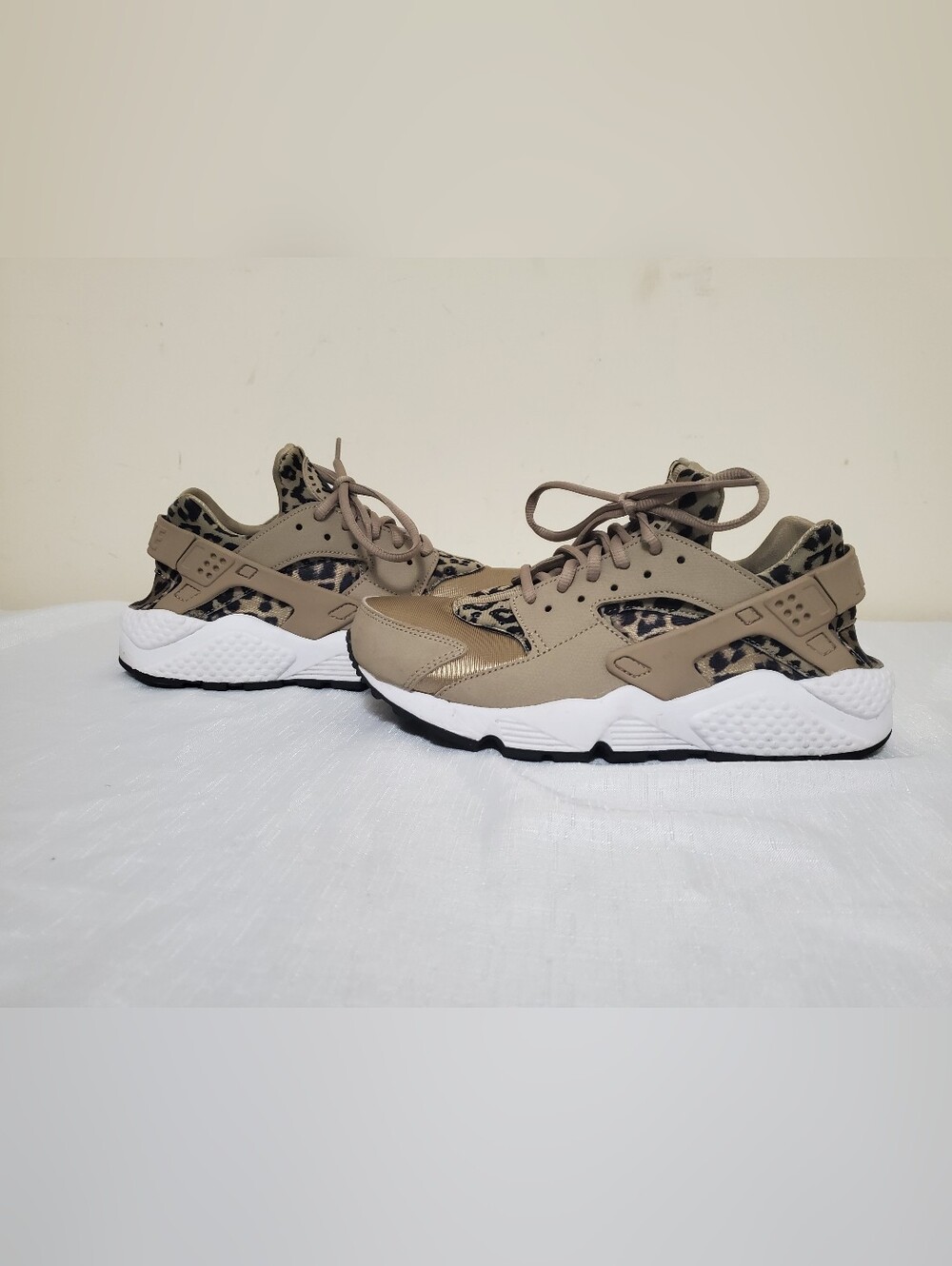 Nike Air Huarache Print Leopard Women's Size 7.5 - Picture 3 of 9